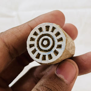 Bloc d'impression en bois sculpté à la main : motif géométrique, art textile indien - Product Image 3