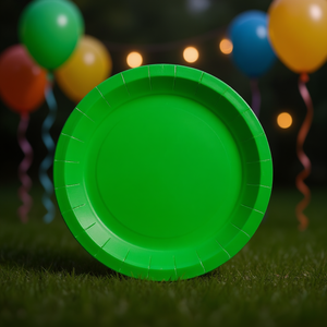 Platos de Papel Verdes para Fiestas Party Love, 23 cm, Desechables, Paquete de 12 Unidades - Product Image 3