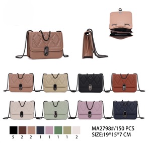 Borsa a Tracolla in Pelle con Catena per Donna - Product Image 1