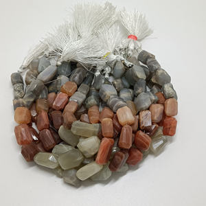 Cuentas de Piedra Lunar Melocotón Pulida al por Mayor, Hilo de 16 Pulgadas para Fabricación de Collares y Pulseras - Product Image 1