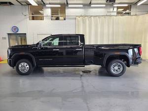 TB- 2025- GMC- SIERRA- 3500HD- DENALI- ULTIMATE- 4DR- CREW- CAB- WD- (TURBODIESEL)-VOITURE D'OCCASION - Product Image 2