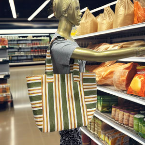 กระเป๋าชายหาดทำจากไนลอนรีไซเคิลพร้อมกระเป๋าใส่ขวดกระเป๋าชายหาดพลาสติกรีไซเคิลลายทางผลิตในอินเดีย - Product Image 2