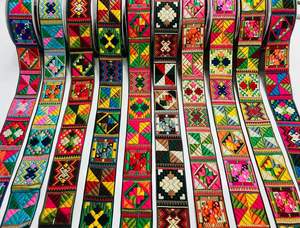 Tela de encaje jacquard superior con diseño floral para decoración de vestidos de novia, prendas de moda y textiles al por mayor. - Product Image 1