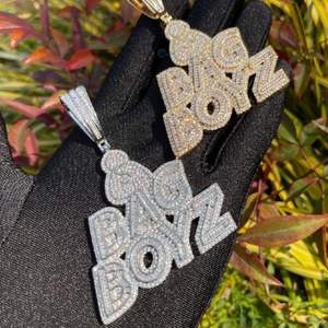 Pendentif Baguette Iced S Money Bag Boyz plaqué or 14 carats, luxe tendance, personnalisé, moissanite, hip hop, bling, argent sterling, cadeau, fête - Product Image 3