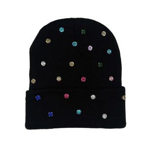 Gorros de Invierno Ajustables Unisex con Logotipo de Diamantes de Imitación Bordados a Mano, Gorros de Acrílico para Exteriores, Coloridos con Cristales - Product Image 4