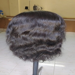 Perruques médicales Cheveux brésiliens vierges Dentelle transparente Petite/Grande vague de corps Texture soyeuse vierge Disponible en usine Caramel mixte - Product Image 1