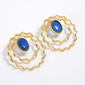 Belle boucle d'oreille en laiton plaqué or 14 carats pierres précieuses femmes mode pierres précieuses en laiton bijoux exportateur bijoux en laiton antique - Product Image 1