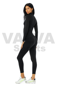 Top corto de Yoga de manga larga para mujer de calidad superior Camisetas Material de LICRA transpirable Diseño de espalda recortada de Pakistán de talla grande - Product Image 3