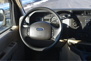 DRIVE - Véhicule d'occasion conduite à gauche |   Conduite à droite |   2013 FORD E-350 SUPER DUTY XLT 5.4 12 PASSAGERS FOURGON - Product Image 4