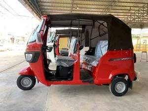 Triciclo de Pasajeros de Lujo de 3 Ruedas, Vehículo Taxi Eléctrico Motorizado con Carrocería Cerrada, 250cc de Cilindrada, Tuk Tuk con Transmisión Manual - Product Image 2