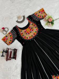 Navratri ชุดราตรีปักลายสำหรับผู้หญิงชุดสูทสีดำพิเศษสำหรับใส่ไปงานเลี้ยง - Product Image 6