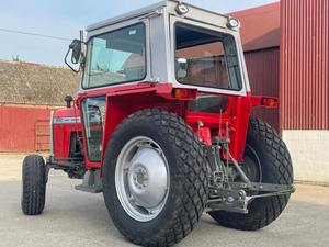 Tracteur à chenilles Massey Ferguson 550 de 2006, moteur 4.0 L, 40 CV, avec pompe à engrenages et boîte de vitesses. - Product Image 4