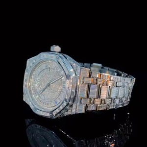 Montre de luxe de qualité supérieure à la mode avec des accents de diamants Mouvement mécanique Bracelet en caoutchouc Boîtier en acier inoxydable - Product Image 5