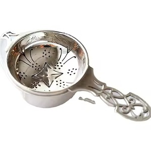 Passoire à thé en maille d'acier inoxydable écologique tendance en couleur argent pour une utilisation en restaurant et une cuisine élégante - Product Image 3