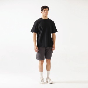 Camiseta de algodón 100% para hombre, personalizable, color negro liso, estilo Hip Hop de gran tamaño, estampado de logotipo de alta calidad, bajo MOQ, patrón de gráficos 3D - Product Image 4