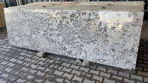 Azulejo de granito de calidad superior blanco beige de Alaska pulido flameado para encimeras y pisos de cocina - Product Image 5