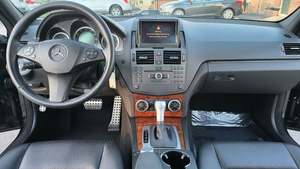 Mercedes-Benz C 300 Sport 4MATIC 2010 / Disponible para la Venta con Bajo Kilometraje, Motor de Gasolina, Auto Usado en Excelentes Condiciones, Sin Accidentes - Product Image 6