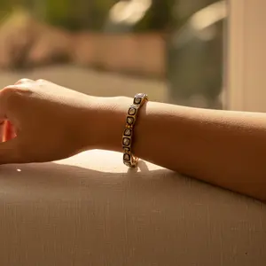 Bracelet de luxe pour femme en diamant avec plaqué or, bijou élégant, cadeau - Product Image 2