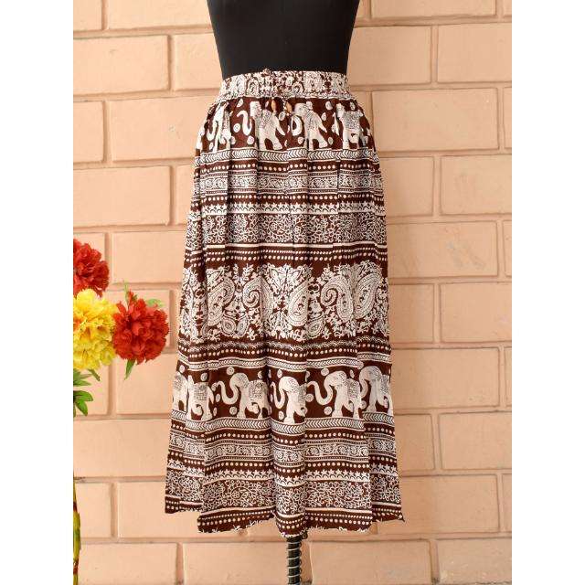 สีน้ำตาล