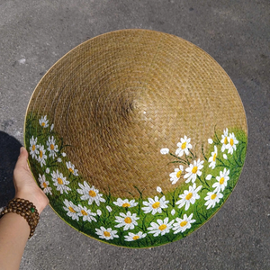 Chapeau conique peint vietnamien Chapeau d'herbe Bang fait à la main avec des motifs floraux, scéniques et de festival, idée cadeau écologique et culturelle - Product Image 2