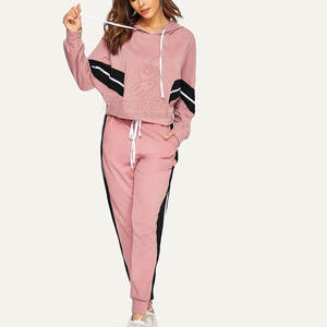 Chándal de estilo callejero con aspecto único y construcción de alta calidad Chándal de algodón suave para mujer - Product Image 3