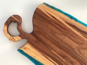 เขียงไม้กระถินเทศธรรมชาติเคลือบเรซิ่น ทนทาน ใช้กับเครื่องล้างจานได้ หนา 1.5 ซม. ใช้งานได้ยาวนานในครัว - Product Image 4