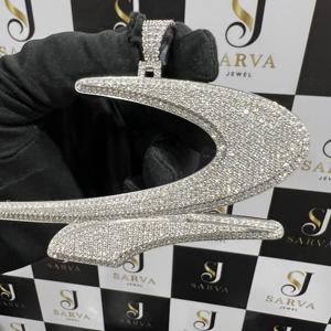 SARVA JEWELS - Colgante de Plata de Ley S925 con Diamantes, Personalizado, con Logotipo Personalizado, Colgante de Diamante Moissanite VVS para Hombre - Product Image 1