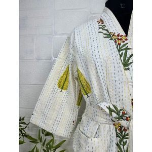 Kimono long réversible en pur coton Kantha pour femme, veste vert pastel, motif singe animal - Product Image 3
