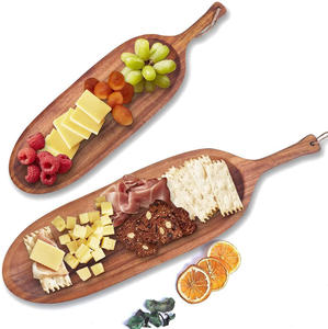 Plateau en bois élégant avec poignée Grandes et petites planches de service pour assiettes et bols en bois pour apéritif de fête - Product Image 6