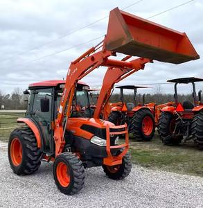 Tracteur à 4 roues avec chargeur frontal Tracteurs Kubota Camions Agriculture Mini Tracteur agricole Pelouse - Product Image 6