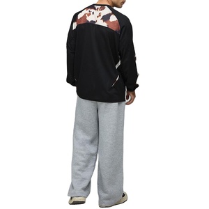 Maillot de football américain unisexe tendance 2026 à col en V bicolore, personnalisable avec logo, en polyester, vêtement de sport, marque privée, fournisseur OEM - Product Image 3