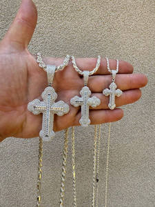 Colgante Unisex Personalizado de Cruz Gótica con Moissanita Baguette, Chapado en Oro y Rodio, Joyería de Moda Hip Hop DIY - Product Image 3