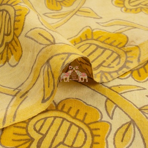 Tissu en coton imprimé à la main de haute qualité, motif floral, style Dabu, doux et respirant, coton indien pour robes, rideaux, vêtements de nuit - Product Image 3