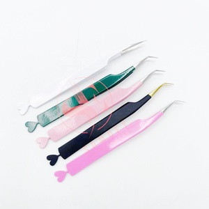 Pinzas Profesionales para Pestañas con Diseño de Corazón en Negro, Rosa y Blanco, Agarre Fuerte, Punta Puntiaguda, Acero Inoxidable - Product Image 1