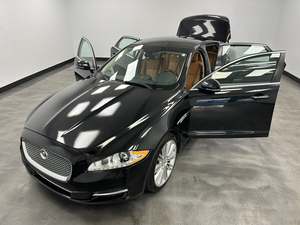 Jaguar XJ-Series XJL Portfolio AWD 2015 d'occasion, en parfait état, faible kilométrage, en stock, offert à un prix incroyable - Product Image 3