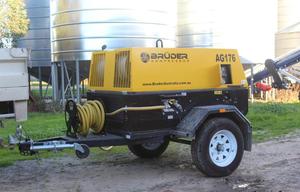 เครื่องอัดอากาศแบบสกรูโรตารี่ 176CFM ใช้เครื่องยนต์ดีเซล ไม่ใช้น้ำมันหล่อลื่น ติดตั้งบนรถพ่วงมาตรฐาน พร้อมสายเป่าลมสำหรับก๊าซธรรมชาติแบบลูกสูบ - Product Image 4