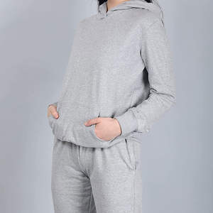Ensemble de vêtements de sport en polyester de haute qualité pour femmes survêtements de course de gymnastique en gros séchage rapide et respirant pour adultes - Product Image 3