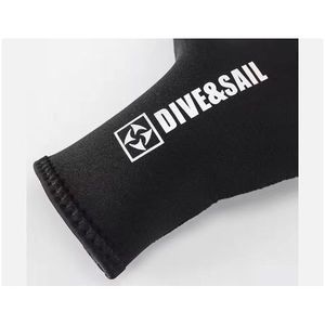 ถุงมือดำน้ำแบบสั้นสำหรับผู้ชายและผู้หญิง ยี่ห้อ Dive&Sail ผลิตจากนีโอพรีนและซิลิโคน ช่วยรักษาอุณหภูมิ ปิดด้วยแถบตีนตุ๊กแก เหมาะสำหรับกีฬาทางน้ำ - Product Image 3