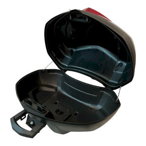 Baúl Superior Original Yamaha de 50L para Motocicleta, Caja Superior de Plástico con Cierres de Aleación, Paneles de Colores y Cojín Incluido - Product Image 3