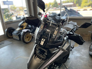 Venta Auténtica de Motocicletas Nuevas Suzuki V-Strom 1050 Adventures 2025 - Product Image 5