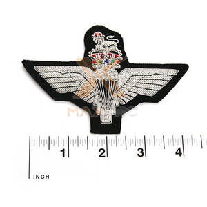 Insignias Bordadas a Mano Hechas con Materiales Duraderos, Insignias Bordadas a Mano de Primera Calidad en Venta - Product Image 6