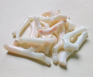Coral Japonés Palo Liso Rosa Sombreado Coral Blanco Natural Piedras preciosas Cuentas Palo de Coral Blanco - Product Image 4