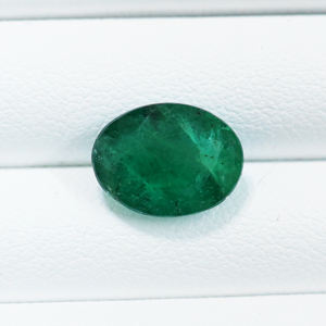Esmeralda Zambiana 100% Natural de 2.73 Quilates, Forma Ovalada, Color Verde Medio, Piedra de Nacimiento de Mayo para Hacer Colgantes al Mejor Precio - Product Image 2