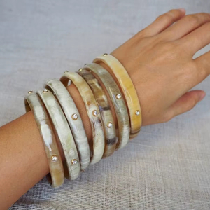 Regalo más vendido Brazalete de cuerno de búfalo natural Brazaletes de cuerno de búfalo Joyería artesanal Producto de diseño fantástico para la venta - Product Image 1