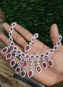 Conjunto de Collar y Aretes de Rubí Royale en Forma de Lágrima de la Mejor Calidad, Regalo Perfecto para Novias o Aniversarios, Disponible a Precio de Fábrica - Product Image 3