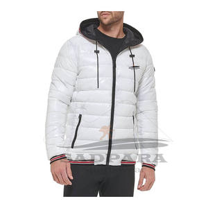 Veste matelassée éléganteVeste d'hiver pour hommes à capuche matelassée Rembourrage chaud coupe-vent Vêtements d'extérieur coupe confortable Manteau à fermeture à glissière - Product Image 1