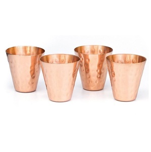 Verre à liqueur en cuivre fini martelé de qualité supérieure avec plateau en cuivre de haute qualité pour boire du vin et de la bière Ensemble de 6 pièces - Product Image 2