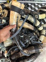 Unique Buffalo Viking Horn Tasse traditionnelle en corne de buffle Viking pour les amateurs de jeux de rôle fantastiques et de jeux avec support en cuir
