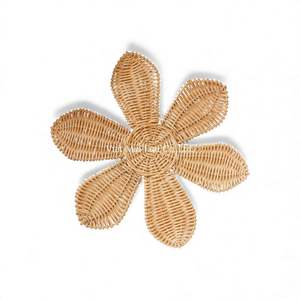 Décoration murale artisanale en fleurs, matériaux naturels, décoration de chambre d'enfant et de maison en provenance du Vietnam - Product Image 3