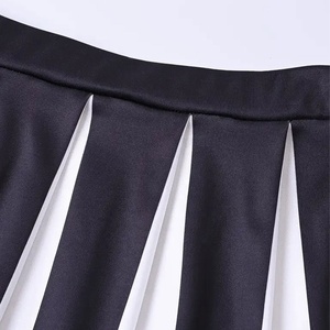 Falda de poliéster estampada de uniforme de porristas de mujer de dos piezas OEM con parte superior sin mangas para equipos deportivos de baile y uso en eventos - Product Image 4